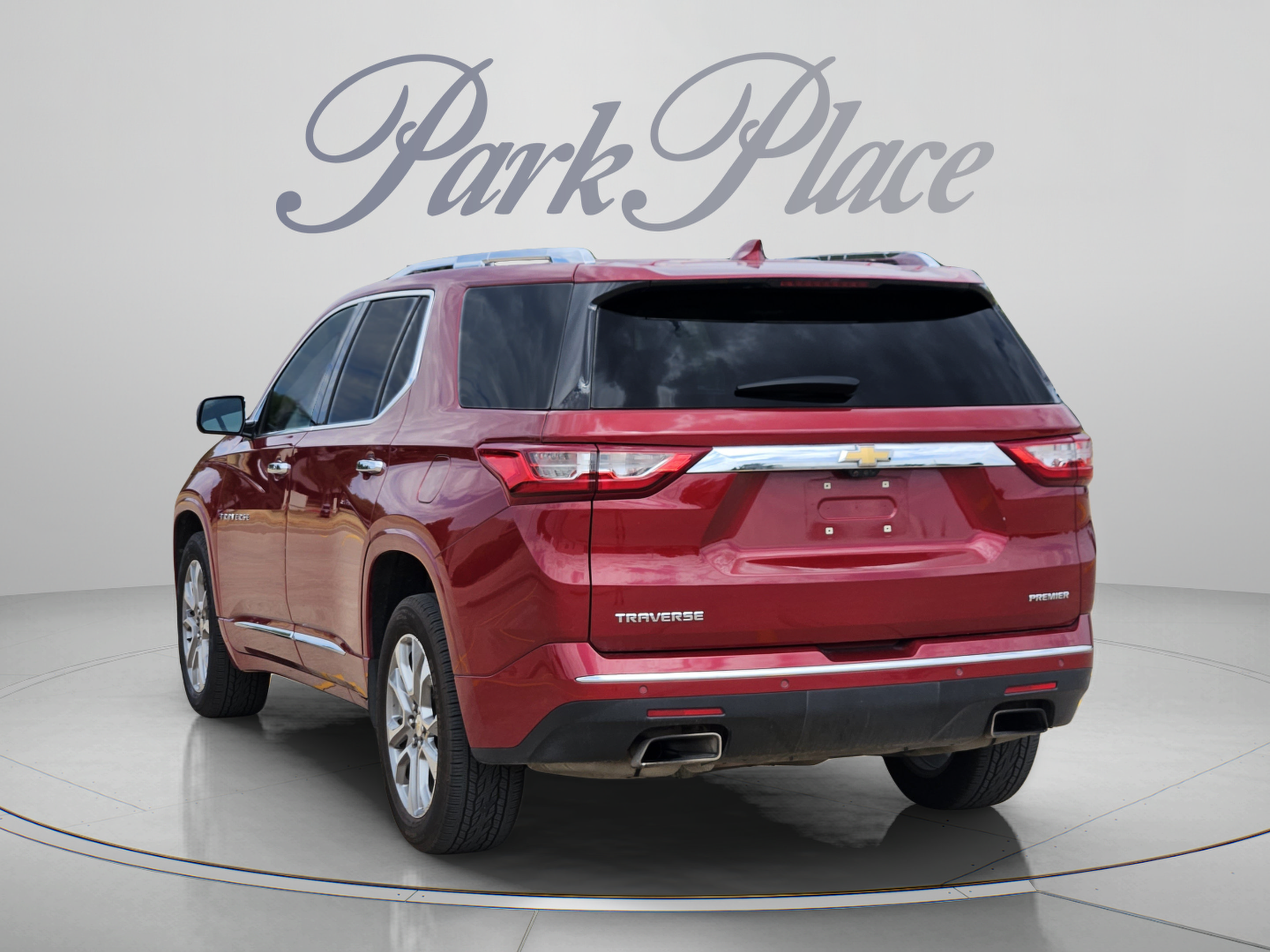 Used 2020 Chevrolet Traverse Premier FWD image 3
