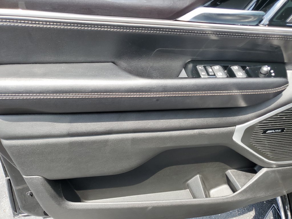 Used 2023 Jeep Wagoneer 4WD w/ Premium Group I image 20