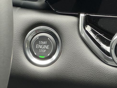 New 2026 GMC Canyon Elevation w/ Convenience Package image 32