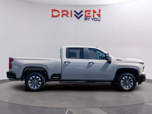 New 2026 Chevrolet Silverado 2500 Custom w/ Custom Value Package AWD/4WD image 6
