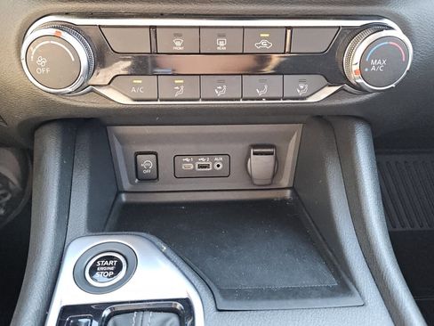 Used 2025 Nissan Sentra SV w/ Trunk Package FWD image 10