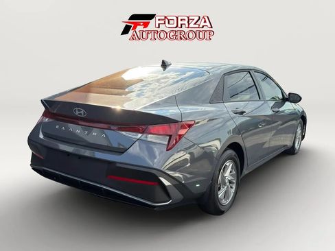 Used 2024 Hyundai Elantra SE FWD image 6
