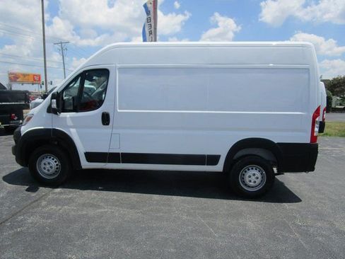 Used 2024 RAM ProMaster 1500 w/ Convenience Group FWD image 3