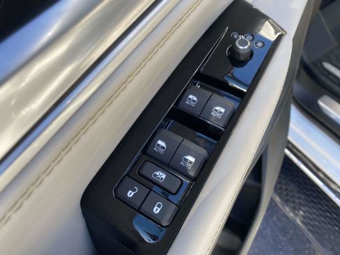 Certified 2024 Jeep Wagoneer 4DR 4WD w/ Convenience Group I image 22