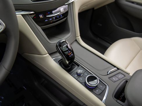 Used 2025 Cadillac XT5 Premium Luxury w/ LPO, Floor Liner Package image 12