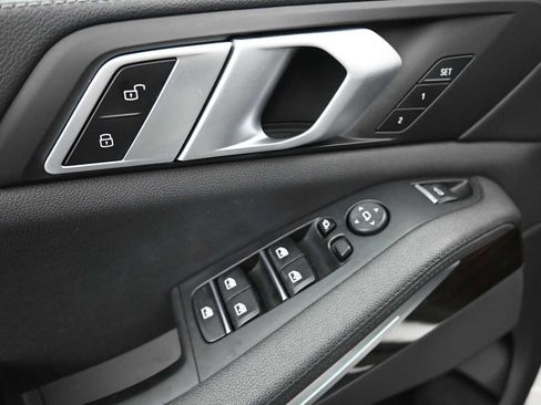 Used 2019 BMW X5 xDrive40i w/ Convenience Package AWD/4WD image 9