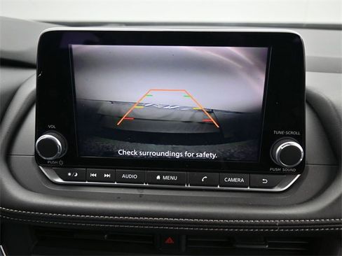 Used 2024 Nissan Rogue S image 15