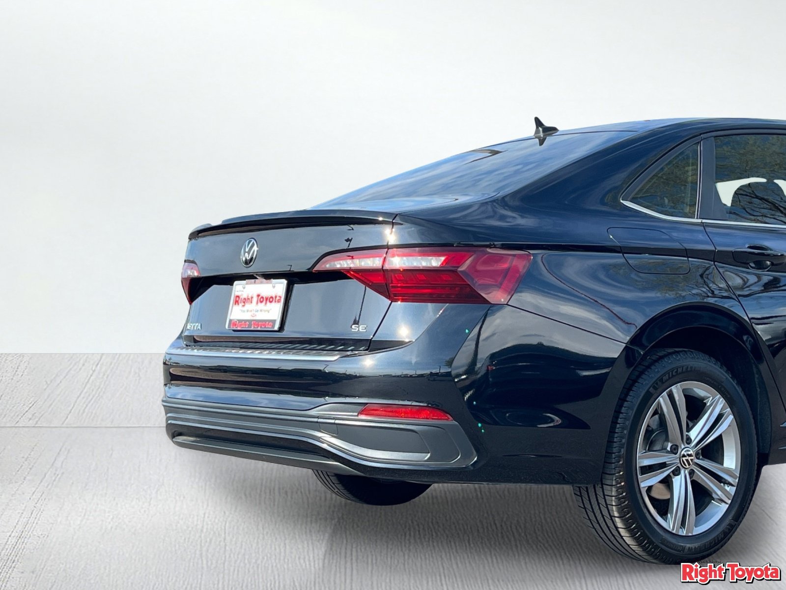 Used 2024 Volkswagen Jetta SE w/ Panoramic Sunroof Package FWD image 11