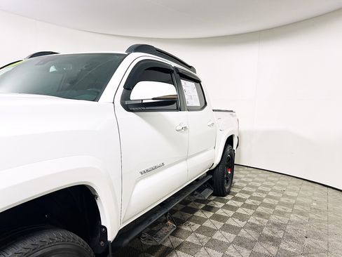 Used 2019 Toyota Tacoma TRD Sport image 13
