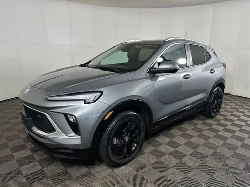 Used 2024 Buick Encore GX Sport Touring image 7