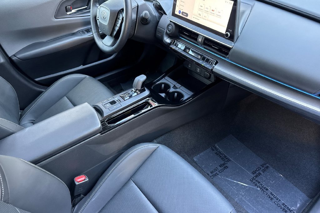 Certified 2025 Toyota Prius XLE FWD image 15