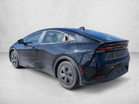 Used 2025 Toyota Prius LE image 7