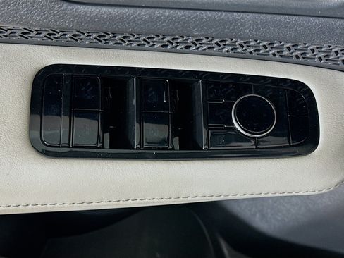Used 2024 Nissan Ariya AWD image 15