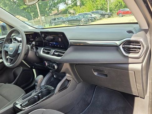 Used 2025 Chevrolet TrailBlazer LT AWD/4WD image 30