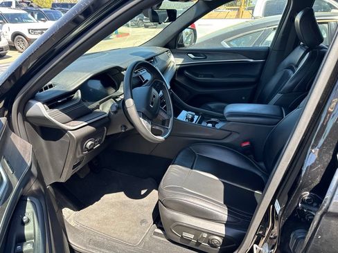 Used 2024 Jeep Grand Cherokee L Limited w/ Luxury Tech Group II AWD/4WD image 7