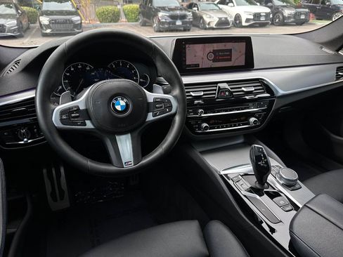Used 2019 BMW 540i w/ M Sport Package RWD image 2