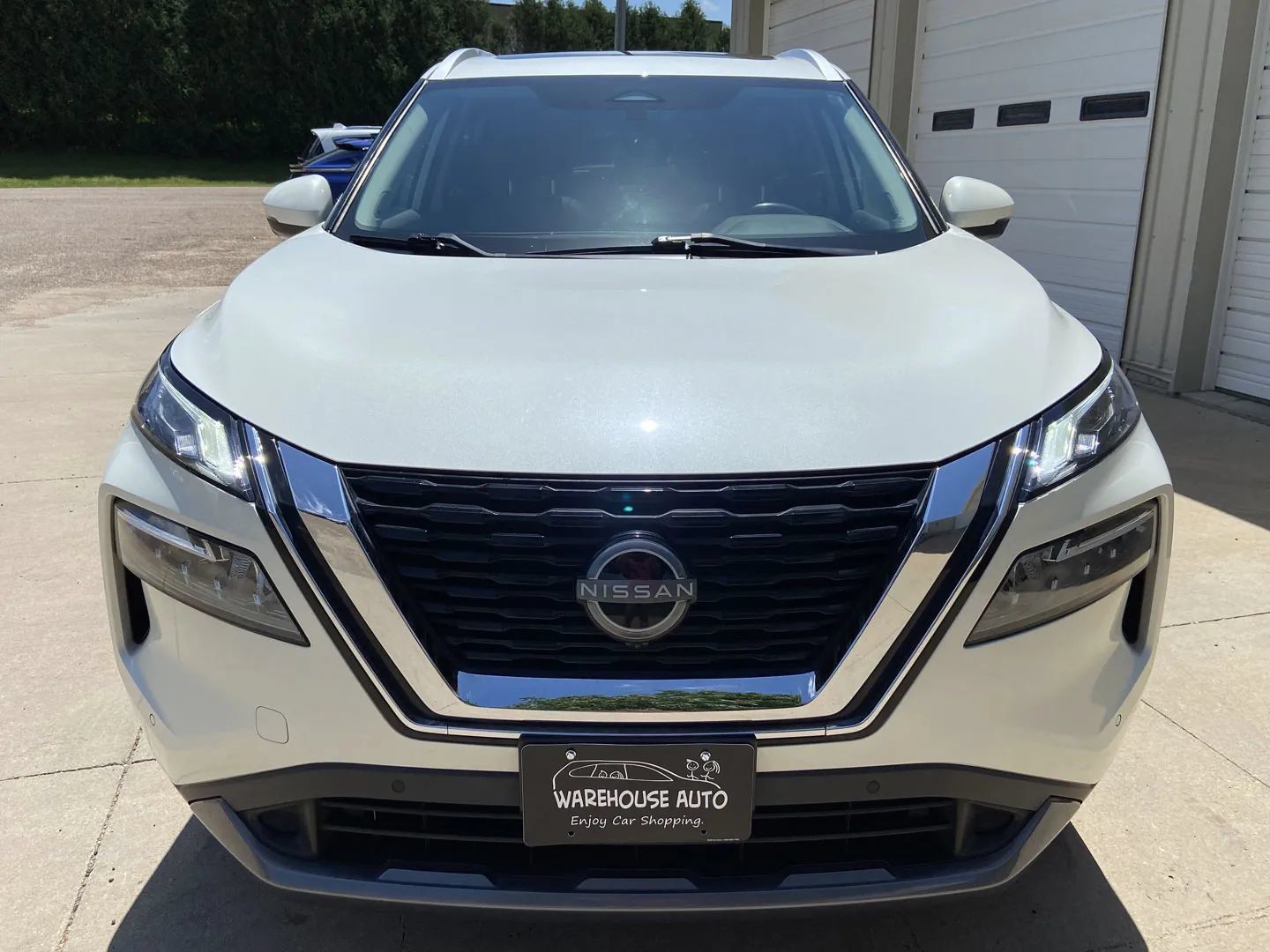 Used 2023 Nissan Rogue SL w/ SL Premium Package AWD/4WD image 3