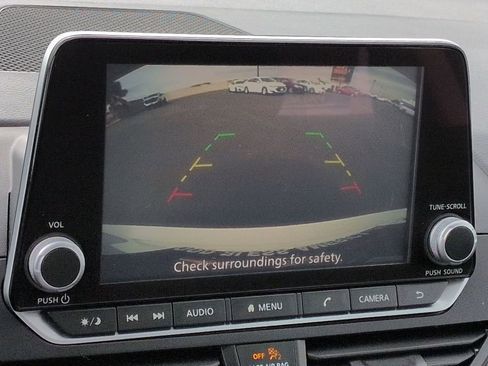 Used 2025 Nissan Altima 2.5 SV FWD image 25