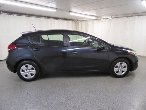 Used 2018 Kia Forte LX image 8