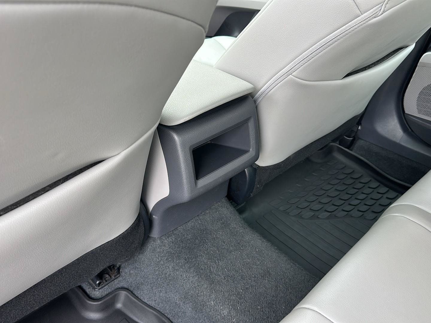 Used 2022 Toyota Camry SE FWD image 28