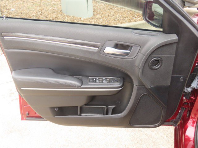Used 2022 Chrysler 300 Touring L RWD image 22