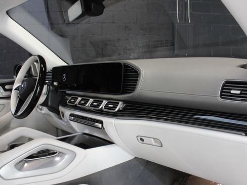 Used 2025 Mercedes-Benz Maybach GLS 600 4MATIC image 67