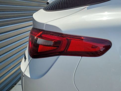 Used 2022 Alfa Romeo Stelvio Veloce image 16