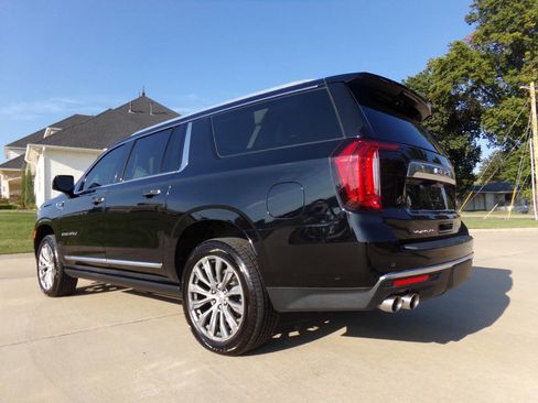 Used 2021 GMC Yukon XL Denali w/ Denali Premium Package image 36
