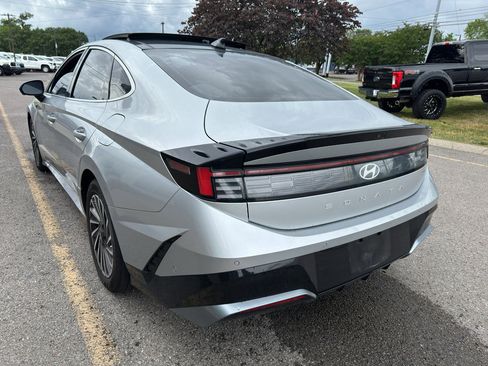 Used 2025 Hyundai Sonata Limited FWD image 6