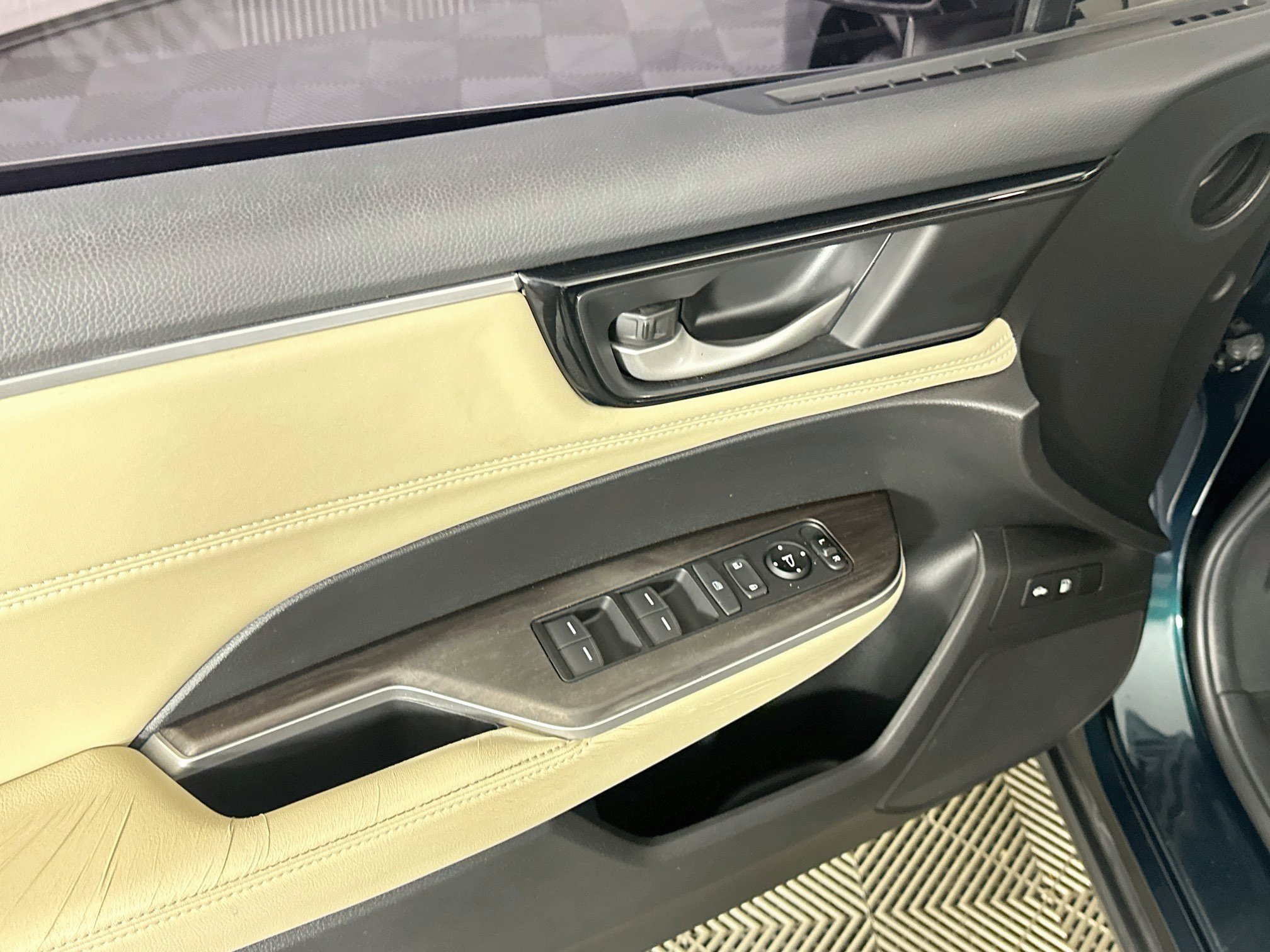 Used 2019 Honda Clarity Plug-In Hybrid image 15