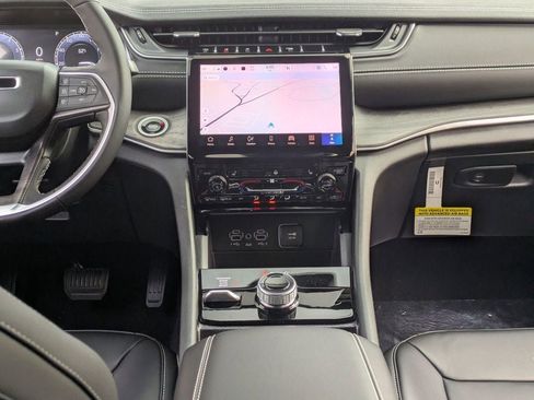 New 2025 Jeep Grand Cherokee Limited image 26