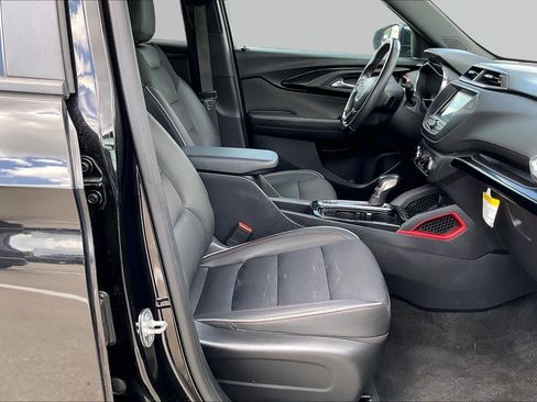 Used 2022 Chevrolet TrailBlazer RS FWD image 9