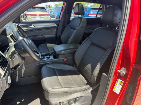 Certified 2023 Volkswagen Atlas Cross Sport SE w/ Panoramic Sunroof Package AWD/4WD image 7