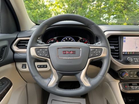 Used 2023 GMC Acadia Denali AWD/4WD image 15