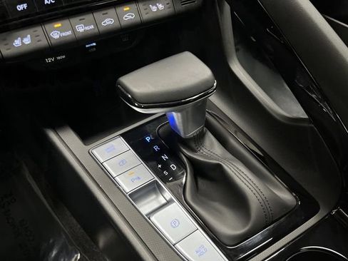 Used 2024 Hyundai Elantra Limited image 22