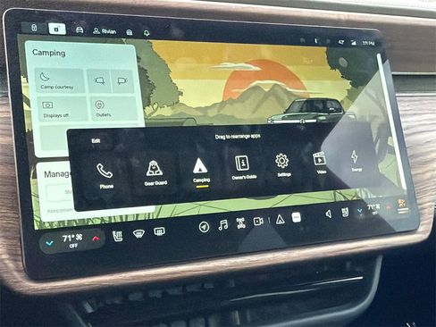 Used 2022 Rivian R1T Adventure image 31