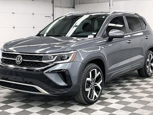 Used 2022 Volkswagen Taos SEL image 10
