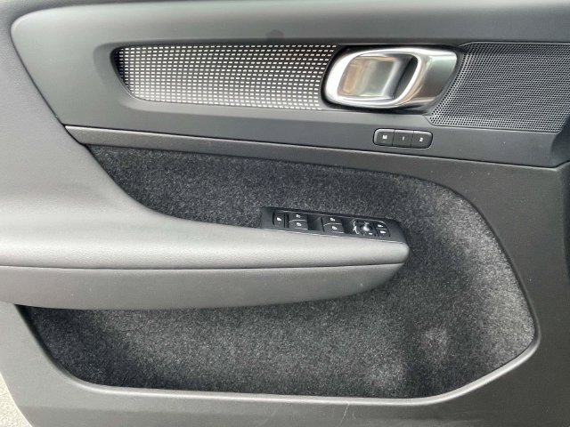 Certified 2023 Volvo XC40 B5 Plus w/ Protection Package Premier AWD/4WD image 20