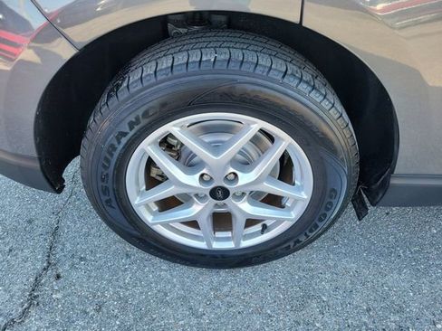 Used 2024 Ford Edge SEL image 7