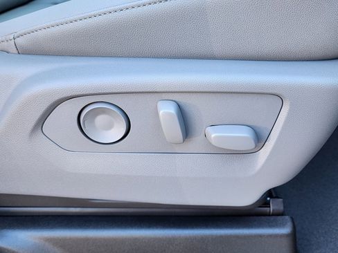 New 2026 GMC Sierra 1500 SLT w/ SLT Premium Plus Package image 40