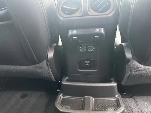 Certified 2022 Jeep Wrangler Unlimited Sahara image 26