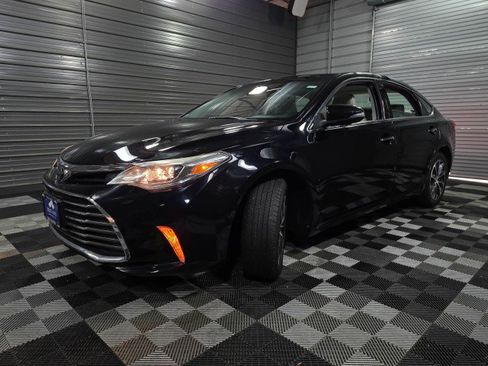 Used 2018 Toyota Avalon XLE Premium image 41