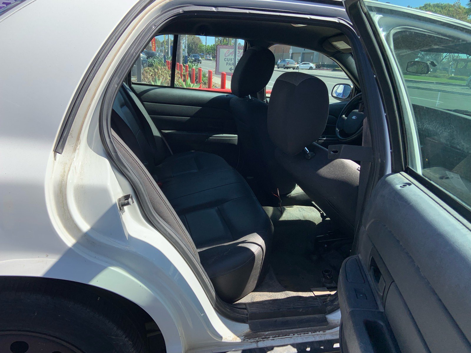 Used 2011 Ford Crown Victoria Police Interceptor RWD image 6