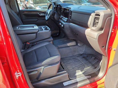 Used 2024 GMC Sierra 1500 Elevation w/ LPO, Elevation Black Package image 12