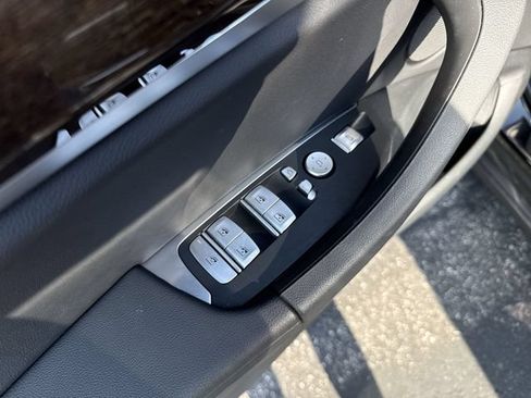 Used 2024 BMW X3 sDrive30i w/ Premium Package w/ZPA RWD image 17