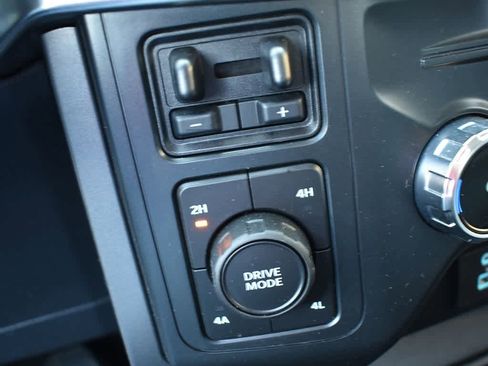 Used 2022 Ford F150 Lariat w/ Trailer Tow Package image 26