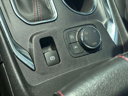 Used 2023 Chevrolet Traverse RS AWD/4WD image 35