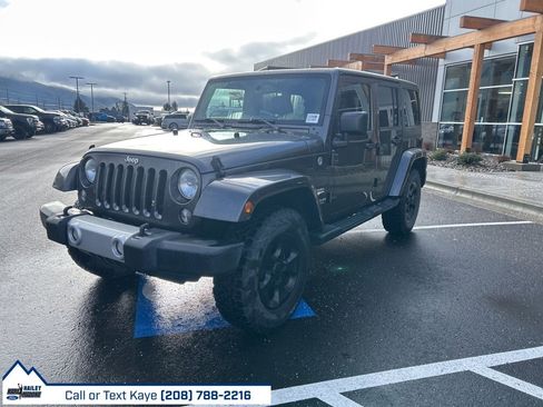 Used 2014 Jeep Wrangler Unlimited Sahara image 3