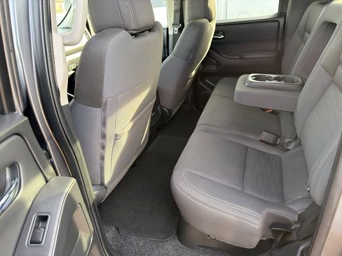 Used 2022 Nissan Frontier SV image 34