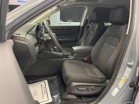 Used 2025 Honda CR-V EX image 11
